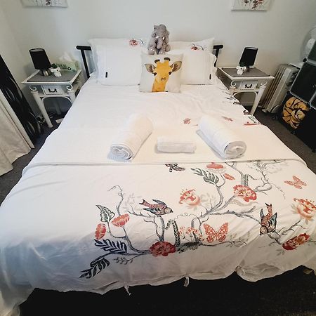 Amazing City Location-Private Room In A Share House-2 Rooms Available!! 布里斯班 外观 照片